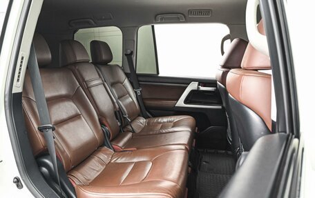 Toyota Land Cruiser 200, 2016 год, 5 649 111 рублей, 7 фотография