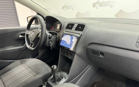 Volkswagen Polo VI (EU Market), 2015 год, 1 020 000 рублей, 10 фотография