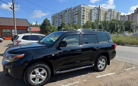 Toyota Land Cruiser 200, 2010 год, 2 850 000 рублей, 2 фотография