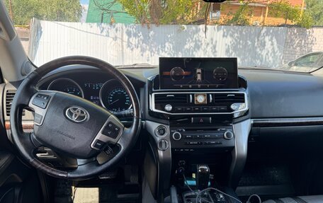 Toyota Land Cruiser 200, 2010 год, 2 850 000 рублей, 6 фотография