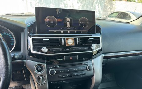 Toyota Land Cruiser 200, 2010 год, 2 850 000 рублей, 9 фотография