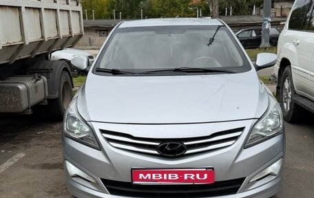 Hyundai Solaris II рестайлинг, 2014 год, 700 000 рублей, 1 фотография