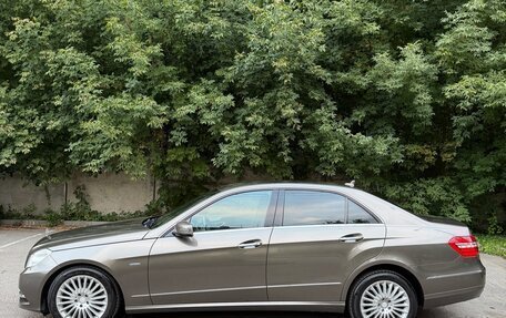 Mercedes-Benz E-Класс, 2012 год, 1 900 000 рублей, 3 фотография
