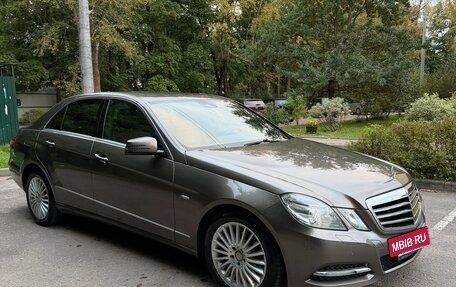 Mercedes-Benz E-Класс, 2012 год, 1 900 000 рублей, 7 фотография