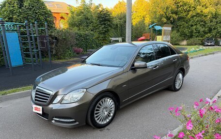 Mercedes-Benz E-Класс, 2012 год, 1 900 000 рублей, 24 фотография