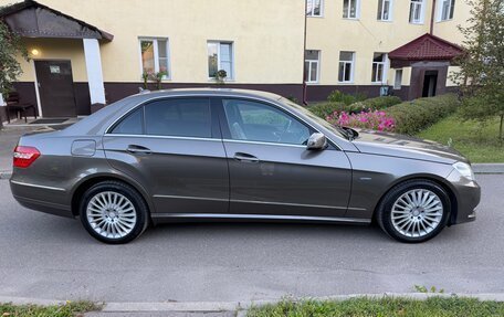 Mercedes-Benz E-Класс, 2012 год, 1 900 000 рублей, 27 фотография