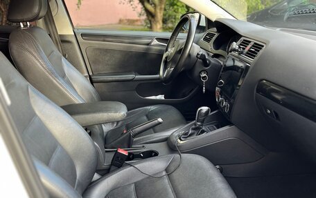 Volkswagen Jetta VI, 2012 год, 950 000 рублей, 4 фотография