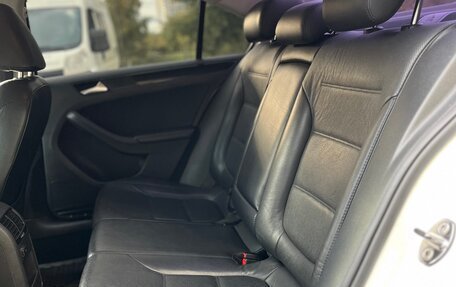 Volkswagen Jetta VI, 2012 год, 950 000 рублей, 12 фотография