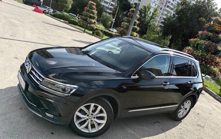 Volkswagen Tiguan II, 2018 год, 1 890 000 рублей, 1 фотография