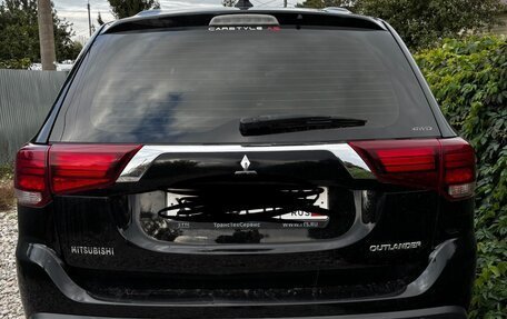 Mitsubishi Outlander III рестайлинг 3, 2018 год, 2 000 050 рублей, 4 фотография