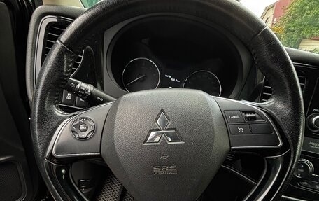 Mitsubishi Outlander III рестайлинг 3, 2018 год, 2 000 050 рублей, 7 фотография