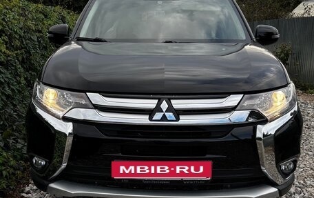 Mitsubishi Outlander III рестайлинг 3, 2018 год, 2 000 050 рублей, 9 фотография
