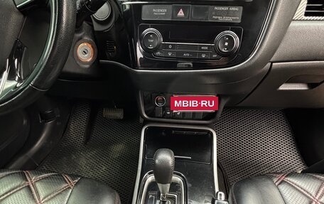 Mitsubishi Outlander III рестайлинг 3, 2018 год, 2 000 050 рублей, 8 фотография