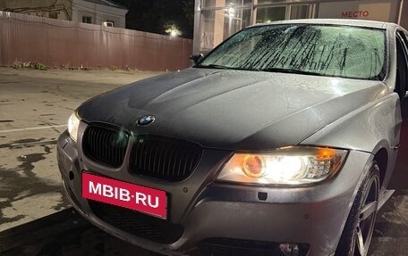 BMW 3 серия, 2010 год, 1 100 000 рублей, 16 фотография