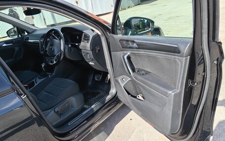 Volkswagen Tiguan II, 2018 год, 1 890 000 рублей, 14 фотография