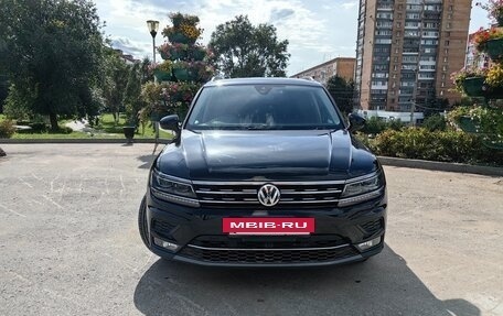 Volkswagen Tiguan II, 2018 год, 1 890 000 рублей, 8 фотография