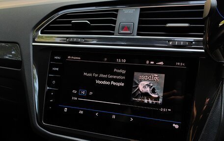 Volkswagen Tiguan II, 2018 год, 1 890 000 рублей, 21 фотография