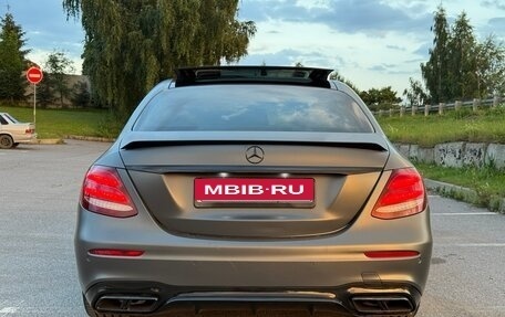 Mercedes-Benz E-Класс, 2019 год, 3 750 000 рублей, 8 фотография