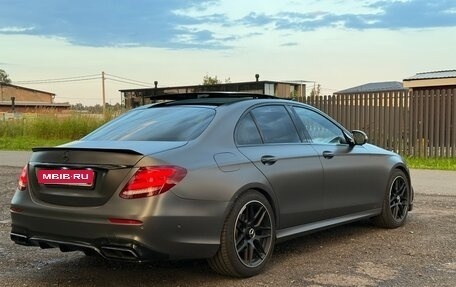 Mercedes-Benz E-Класс, 2019 год, 3 750 000 рублей, 17 фотография