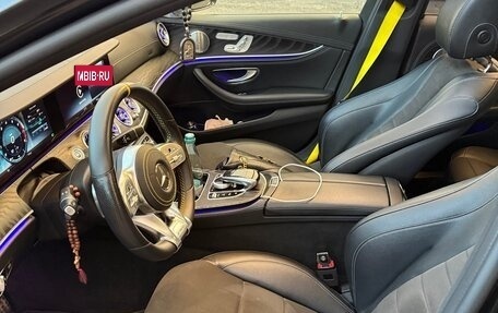 Mercedes-Benz E-Класс, 2019 год, 3 750 000 рублей, 19 фотография