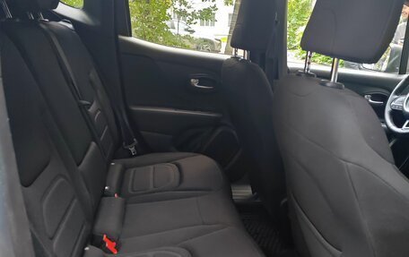 Jeep Renegade I рестайлинг, 2022 год, 2 490 000 рублей, 16 фотография