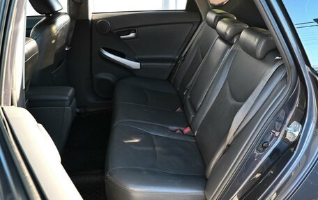 Toyota Prius, 2011 год, 949 000 рублей, 9 фотография