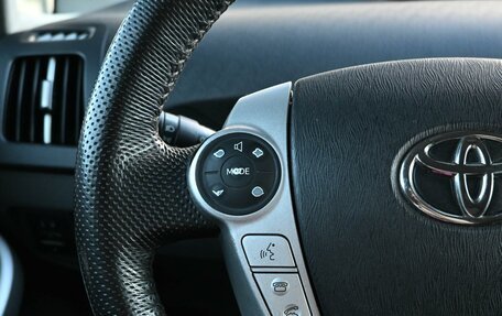Toyota Prius, 2011 год, 949 000 рублей, 17 фотография