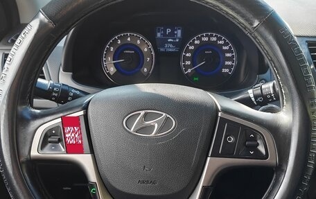 Hyundai Solaris II рестайлинг, 2015 год, 930 000 рублей, 5 фотография