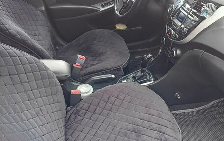 Hyundai Solaris II рестайлинг, 2015 год, 930 000 рублей, 14 фотография