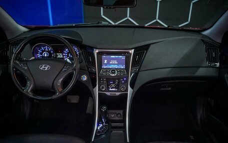 Hyundai Sonata VI, 2012 год, 1 049 000 рублей, 12 фотография