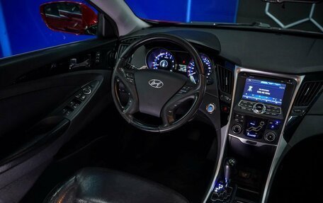 Hyundai Sonata VI, 2012 год, 1 049 000 рублей, 25 фотография