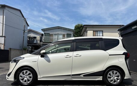 Toyota Sienta II, 2021 год, 1 260 000 рублей, 8 фотография