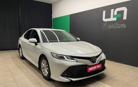 Toyota Camry, 2019 год, 2 600 000 рублей, 1 фотография