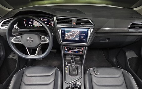 Volkswagen Tiguan II, 2022 год, 2 450 000 рублей, 11 фотография