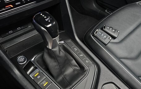 Volkswagen Tiguan II, 2022 год, 2 450 000 рублей, 19 фотография