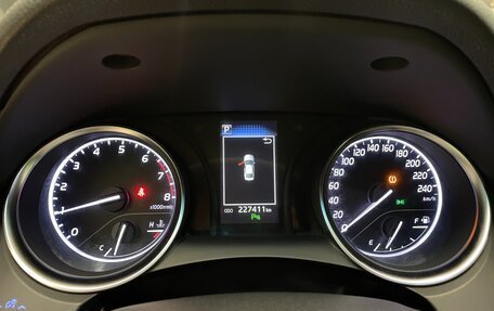 Toyota Camry, 2019 год, 2 600 000 рублей, 21 фотография