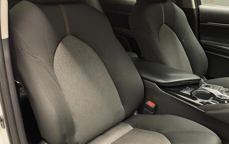Toyota Camry, 2019 год, 2 600 000 рублей, 15 фотография