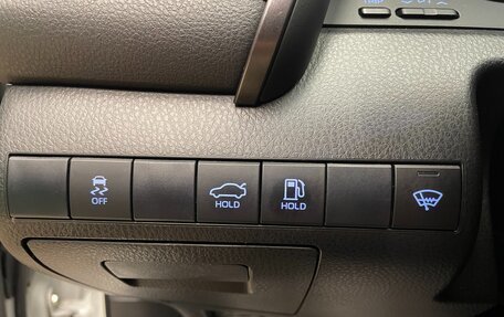Toyota Camry, 2019 год, 2 600 000 рублей, 16 фотография