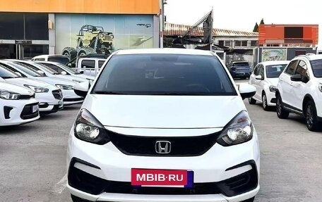 Honda Fit, 2022 год, 1 180 000 рублей, 2 фотография