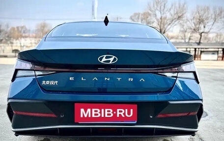 Hyundai Elantra, 2023 год, 1 370 000 рублей, 6 фотография