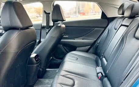 Hyundai Elantra, 2023 год, 1 370 000 рублей, 14 фотография