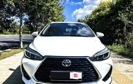 Toyota Yaris XP150 рестайлинг, 2022 год, 1 380 000 рублей, 2 фотография