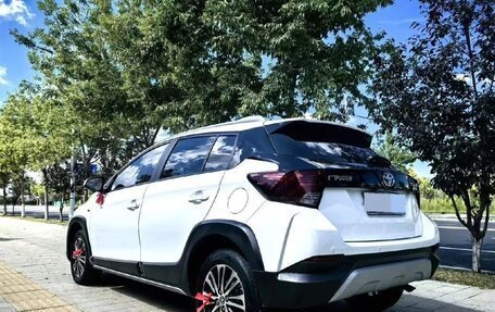 Toyota Yaris XP150 рестайлинг, 2022 год, 1 380 000 рублей, 6 фотография