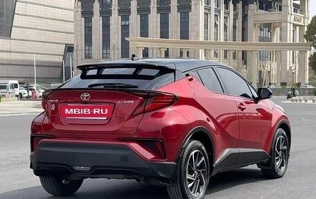 Toyota C-HR I рестайлинг, 2022 год, 1 833 000 рублей, 6 фотография