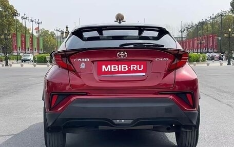 Toyota C-HR I рестайлинг, 2022 год, 1 833 000 рублей, 5 фотография