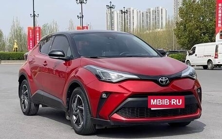 Toyota C-HR I рестайлинг, 2022 год, 1 833 000 рублей, 3 фотография