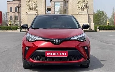 Toyota C-HR I рестайлинг, 2022 год, 1 833 000 рублей, 2 фотография