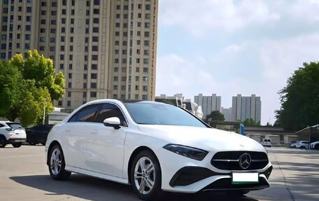 Mercedes-Benz A-Класс, 2023 год, 2 150 000 рублей, 3 фотография