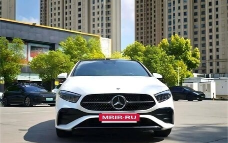 Mercedes-Benz A-Класс, 2023 год, 2 150 000 рублей, 2 фотография