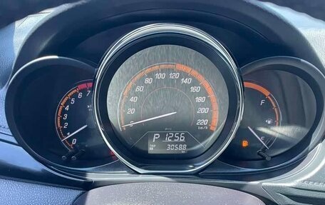 Toyota Yaris XP150 рестайлинг, 2023 год, 1 010 000 рублей, 9 фотография
